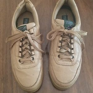 Yukon mens shoes